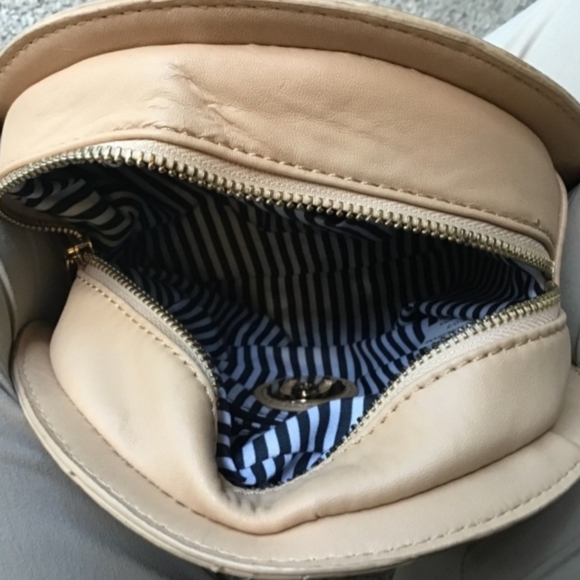 Nila Anthony Donut purse with zipper closure - Picture 5 of 6